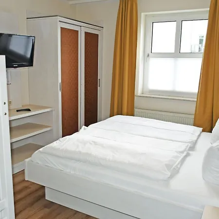 Apartment Park-ferienwohnungen Ostseebad 500 M Zum Sellin (Rugen)